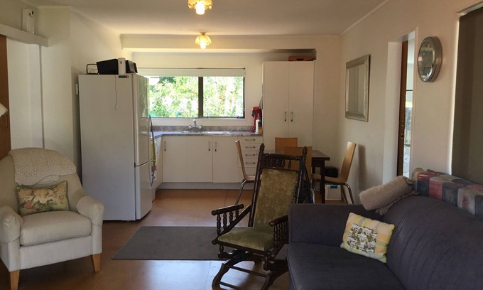 Whiritoa Cottage | Ronas - Whiritoa Beach Bach