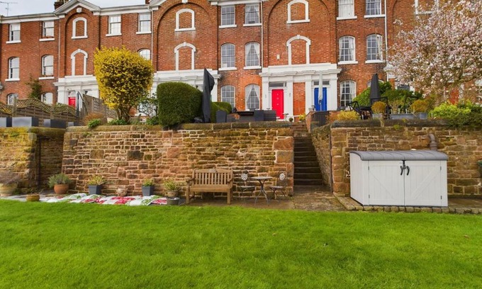 Chester House | Rondeva