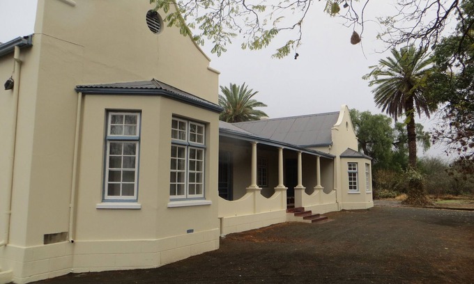 Graaff-Reinet House | Roode Bloem Farm House