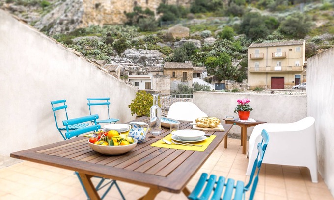 Scicli House | Rooftop house in the center, 2/4 guests, free illimited WIFI, free parking