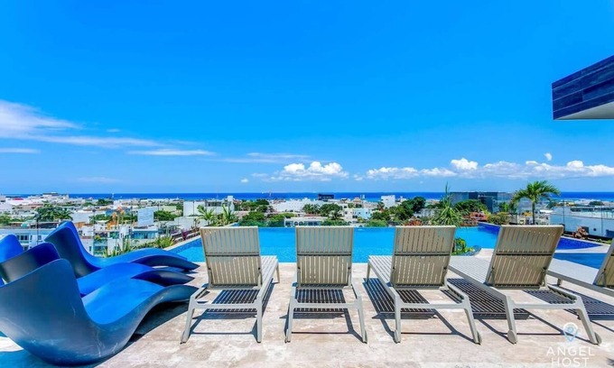Centro Apartment | Rooftop Pool Retreat | Fiber WiFi | Steps to Beach