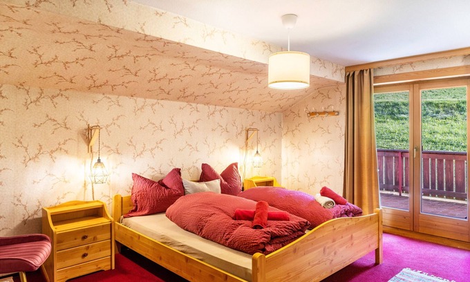 Hainzenberg Apartment | Room '14' with Mountain View, Private Terrace and Wi-Fi