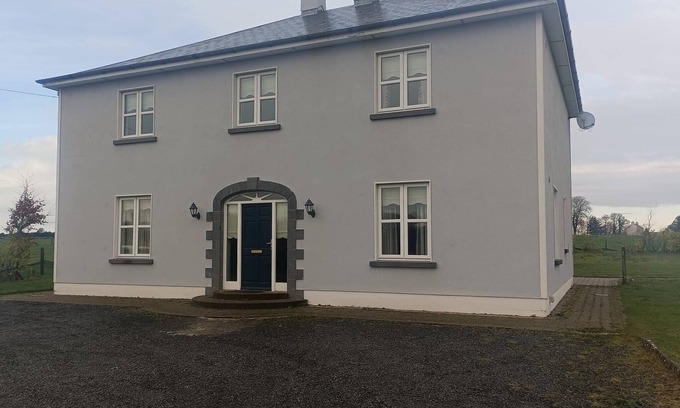 Crosswell House | Room 4, Williamstown, Ireland