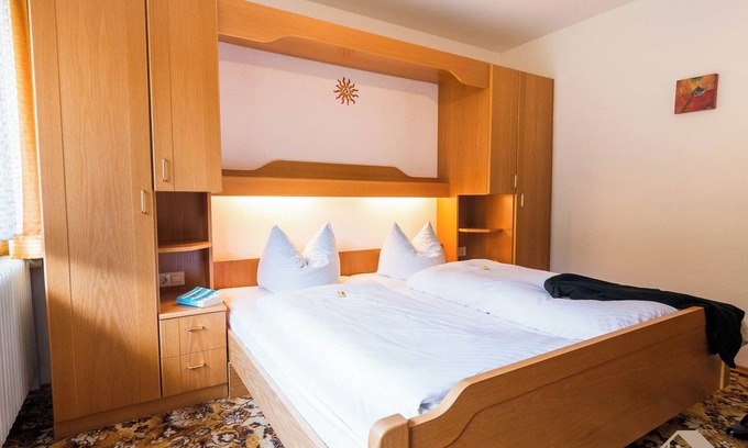 Altensteig Apartment | Room 'Doppelzimmer' with Shared Terrace, Balcony and Wi-Fi