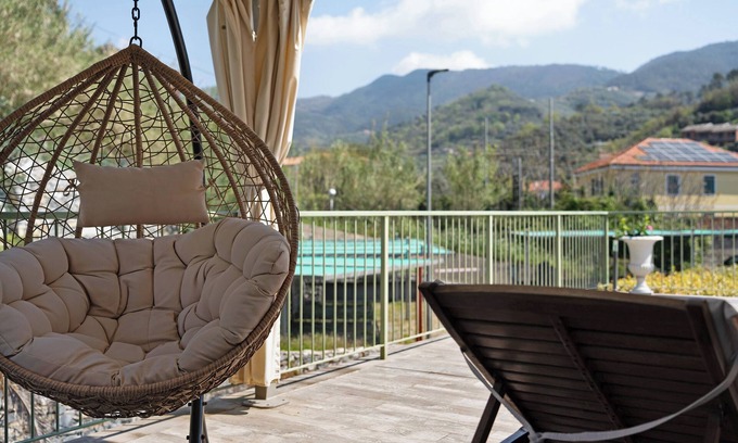 Moneglia Apartment | Room 'Faro' with Private Terrace, Wi-Fi and Air Conditioning