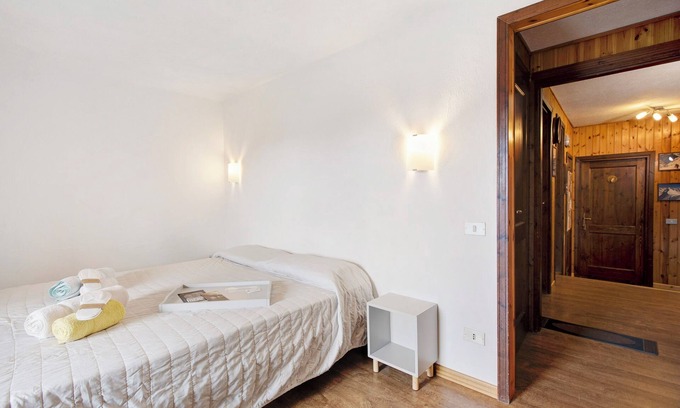 Saint-Pierre Apartment | Room 'Grolla' with Shared Terrace, Shared Garden and Wi-Fi