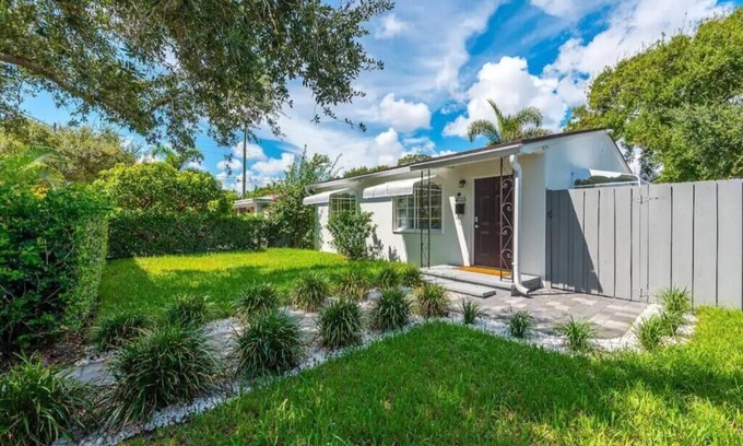 Pinewood Park House | Room in 2BR House - Hot Tub, Outdoor Gym, Beach Nearby