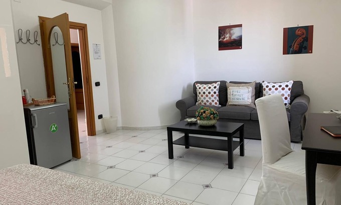 San Sebastiano al Vesuvio House | Room POMPEI