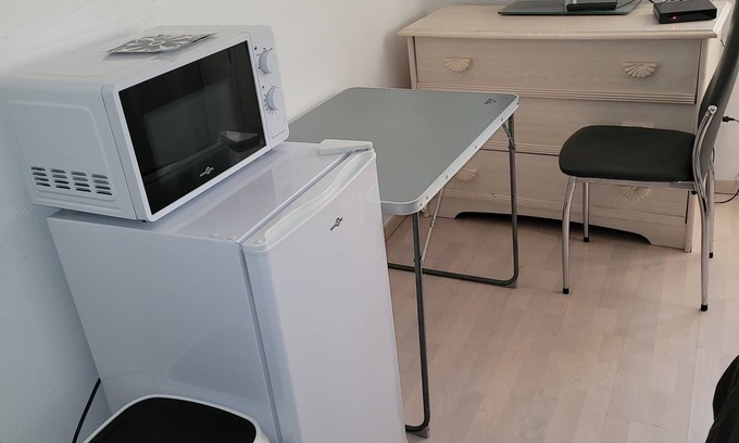 Golbey House | Room located at the edge of the blue lane, one double bed, two persons