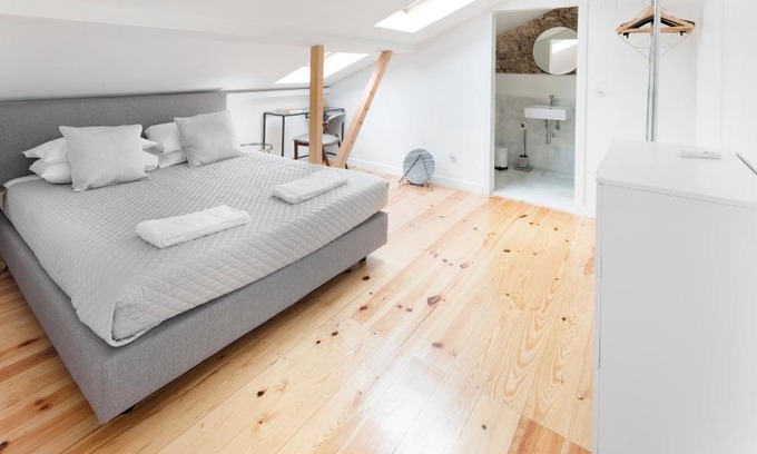 Santo Amaro House | Room Lusíadas with private bathroom