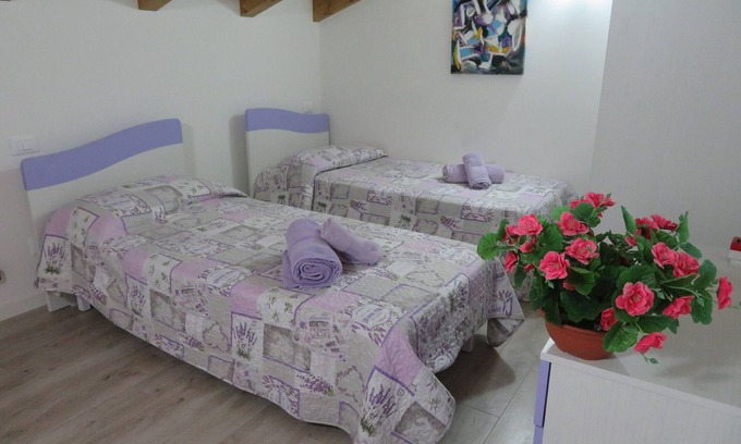 Udine House | Room 'Maria Stella' with Shared Garden, Wi-Fi and Air Conditioning