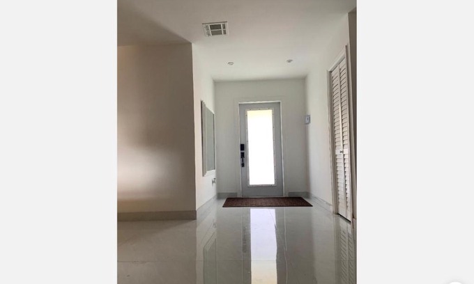 Sandalfoot Cove House | room & private bathroom