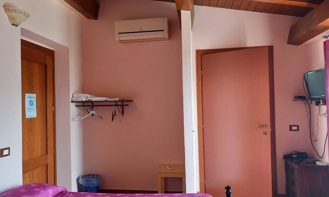 Patti Apartment | Room 'Salina' with shared terrace, shared garden and air conditioning