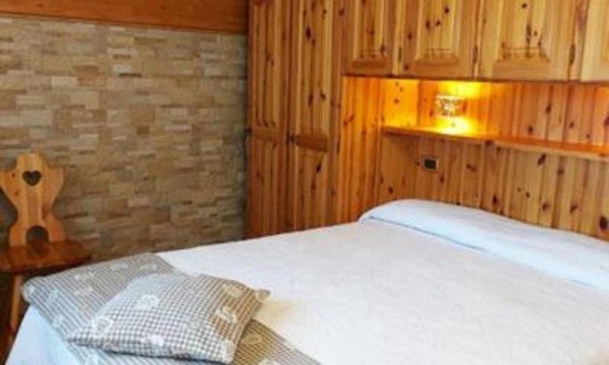 Santo Stefano dʼAveto Apartment | Room 'Soldanella' with Mountain View, Shared Pool and Wi-Fi
