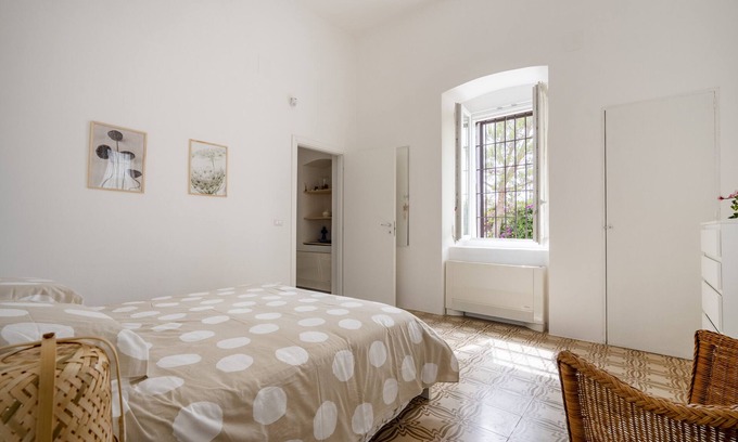 Monopoli Apartment | Room 'Stella' with Shared Garden, Wi-Fi and Air Conditioning