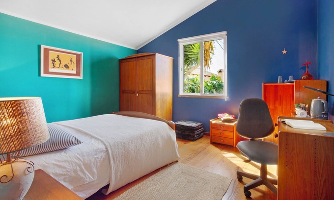 Jardim do Mar Apartment | Room 'Suite Bela Vigia 3' with Shared Pool, Shared Garden and Wi-Fi