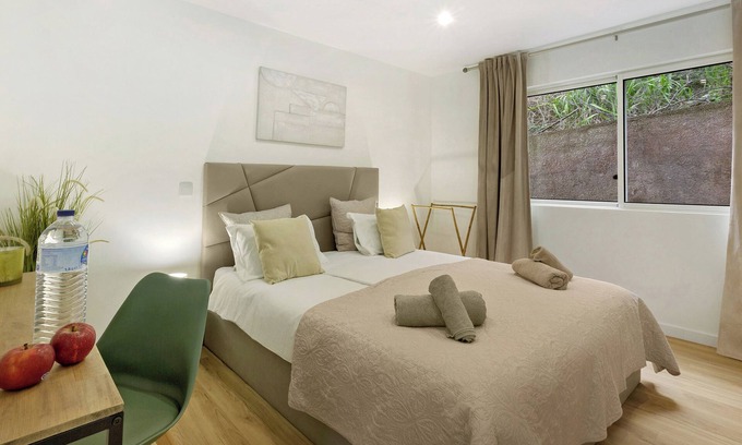 Gaula Apartment | Room 'Suite' with Mountain View, Wi-Fi and Air Conditioning