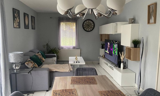 Saint-Remy-en-Rollat Bed & Breakfast | Room with balcony near Vichy