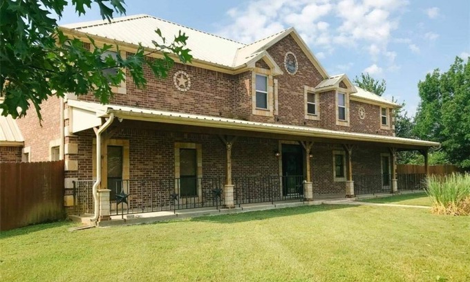 Sulphur Springs Bed & Breakfast | Rooms and Wedding venue