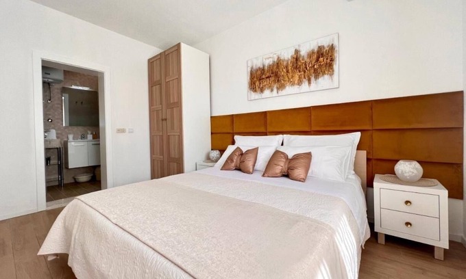 Cap Martinet House | Rooms in villas 5 min from the beach