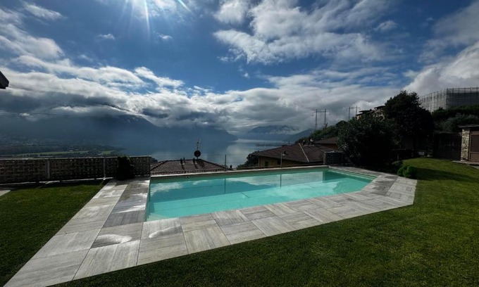 Costa Volpino House | Rooms Le Rive 23