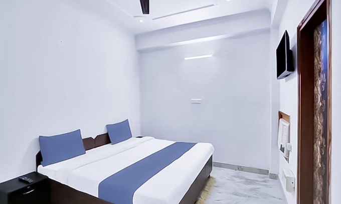Noida Hotel | Roomshala 117 Shubham Residency - Noida Sector 44