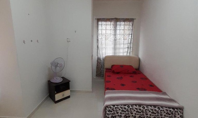 Kampung Nibung House | Roomstay Pink Bukit Besar