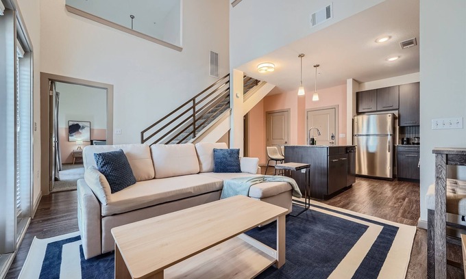 Leander Apartment | Roomy 2B Loft Getaway | Sleeps 5 | Pool, Gym, Pkg, Pet Wash
