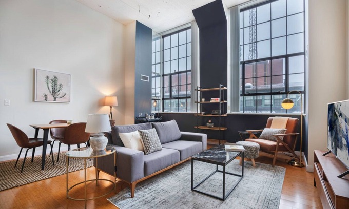 Arefth Apartment | Roomy 2BR in Kendall Square w/Gym, Doorman near MIT & MGH by Blueground