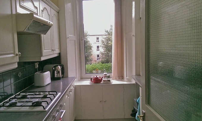 West End Apartment | Roomy first floor flat in quiet street