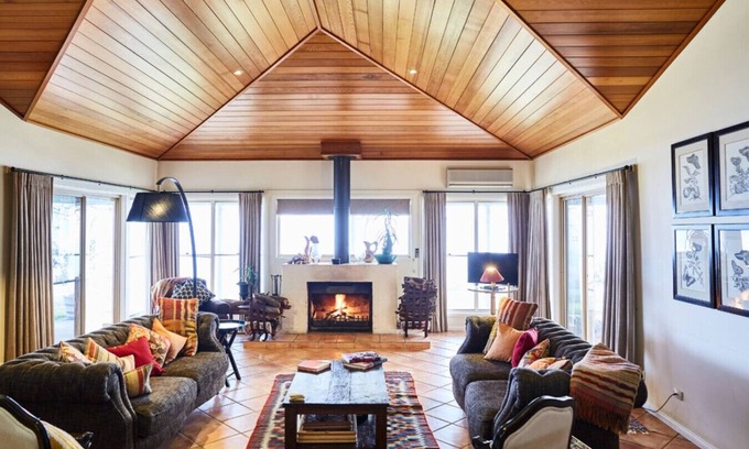 Eurunderee House | Rosby Guesthouse, 4 king rooms 4 private ensuites