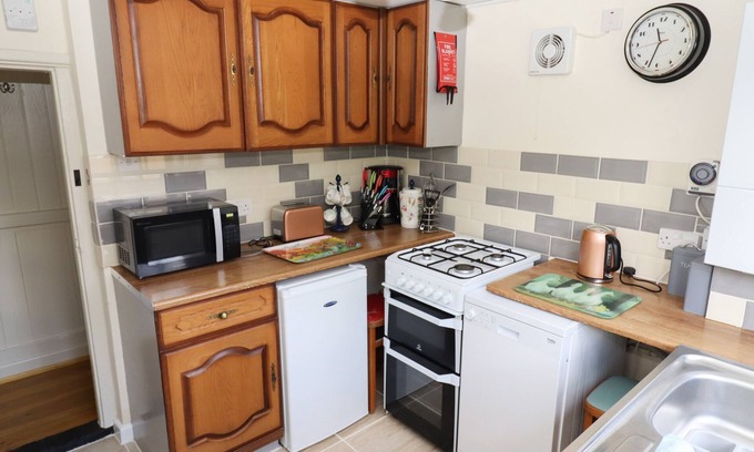 Martlesham Heath Cottage | Rose Cottage