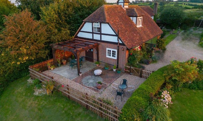 Iden House | Rose Cottage