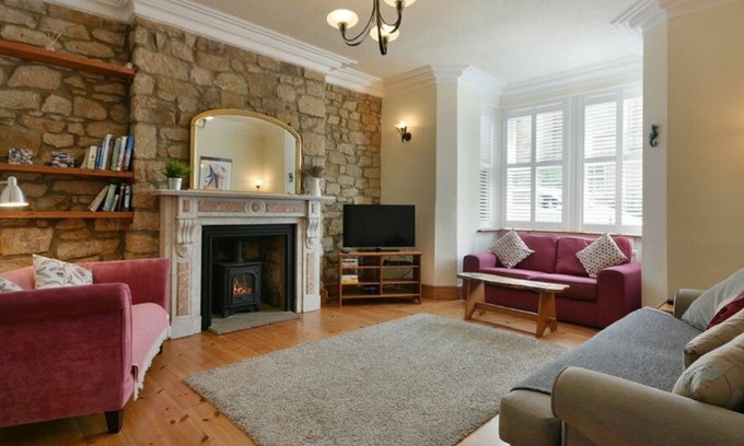 Alnmouth Cottage | ROSE HOUSE, pet friendly, luxury holiday cottage in Alnmouth