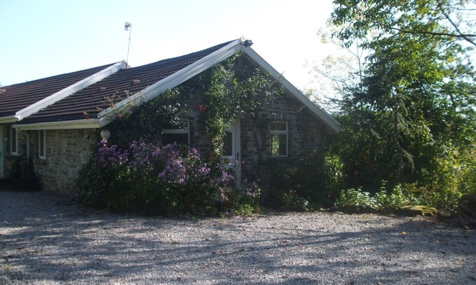 Cadoxton House | rose lodge 3bedroom 3 bathroom lodge located in woodland area