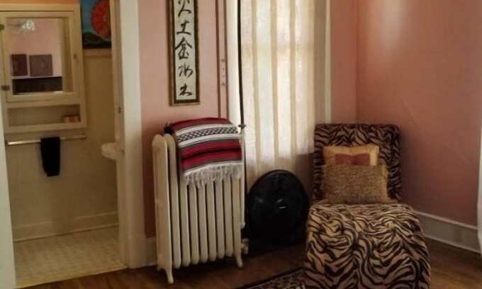 West Central Apartment | Rose Room Peaceful Downtown Historic