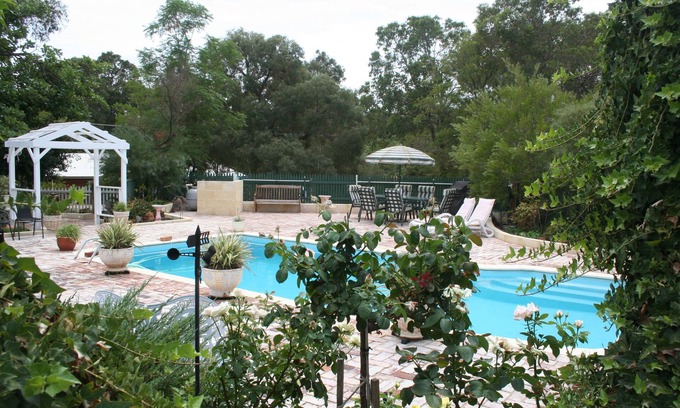 Gooseberry Hill Bed & Breakfast | Rosebridge House Bed & Breakfast Adult Retreat