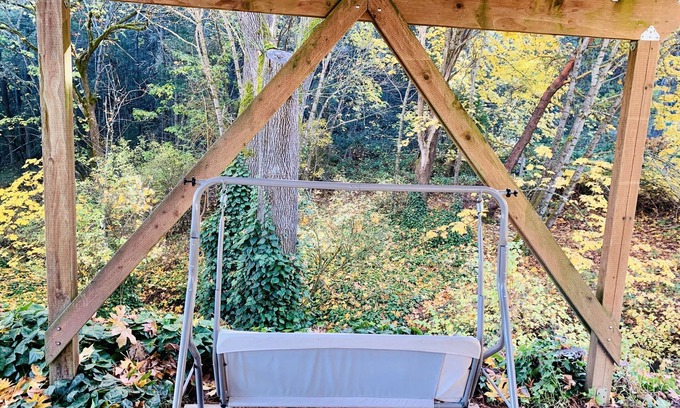 Talent Apartment | Rosegold Nature Studio- Beautiful Retreat Apartment