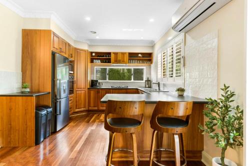 Bletchington House | Roselawn Manor - 5 Bedroom Entertainer