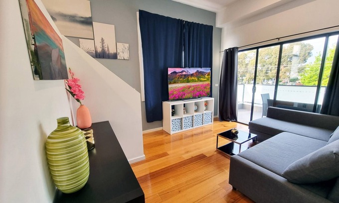 Maribyrnong Apartment | Rosie Townhouse at Gordon - Prime Location