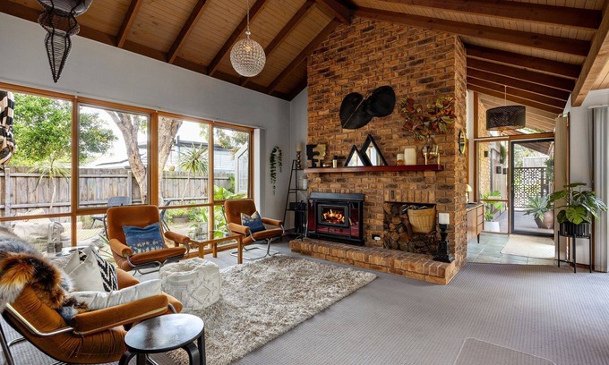 Rye House | Roslyn Retreat just a 5 minute brisk walk to Tyrone Beach
