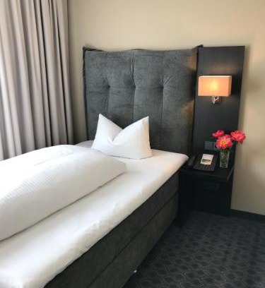 Stuttgart Hotel | ROSS Hotel