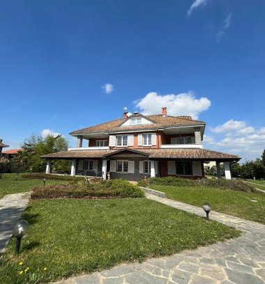 Sanfre House | Rouge Cottage nel Roero