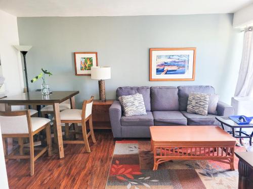 McCully - Moiliili Apartment | Royal Aloha 1207