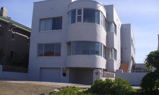 Muizenberg Apartment | Royal at Sea
