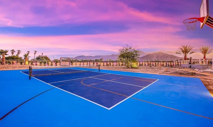 Indio House | Royal Bahamian Estate:Pickleball, Golf, sleeps 20!