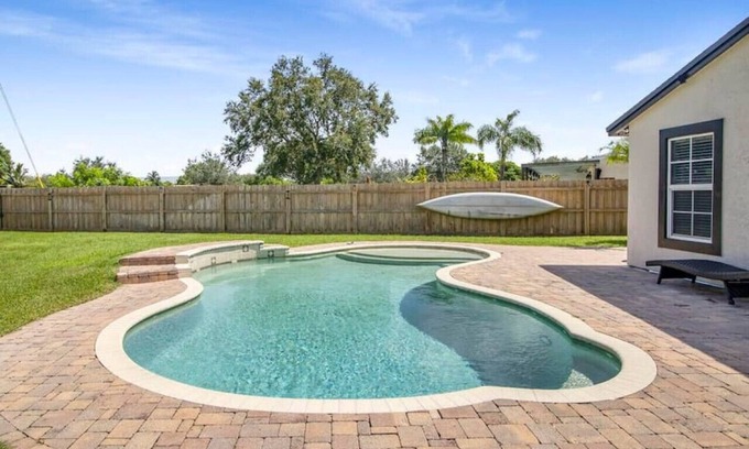Royal Palm Beach Villa | Royal Equestrian Haven | Luxury Paradise Escape