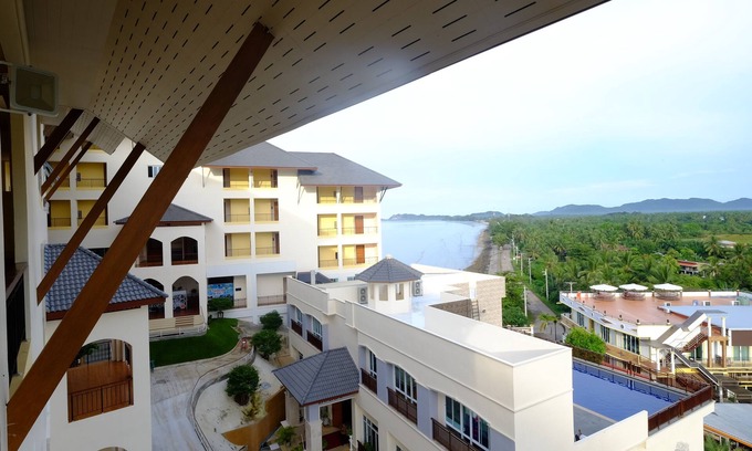 Pak Nam Hotel | Royal Hill Satun Hotel