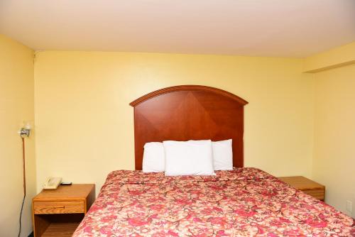 Green Acres Hotel | Royal Inn