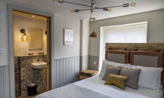 Temple Ewell Hotel | Royal Oak